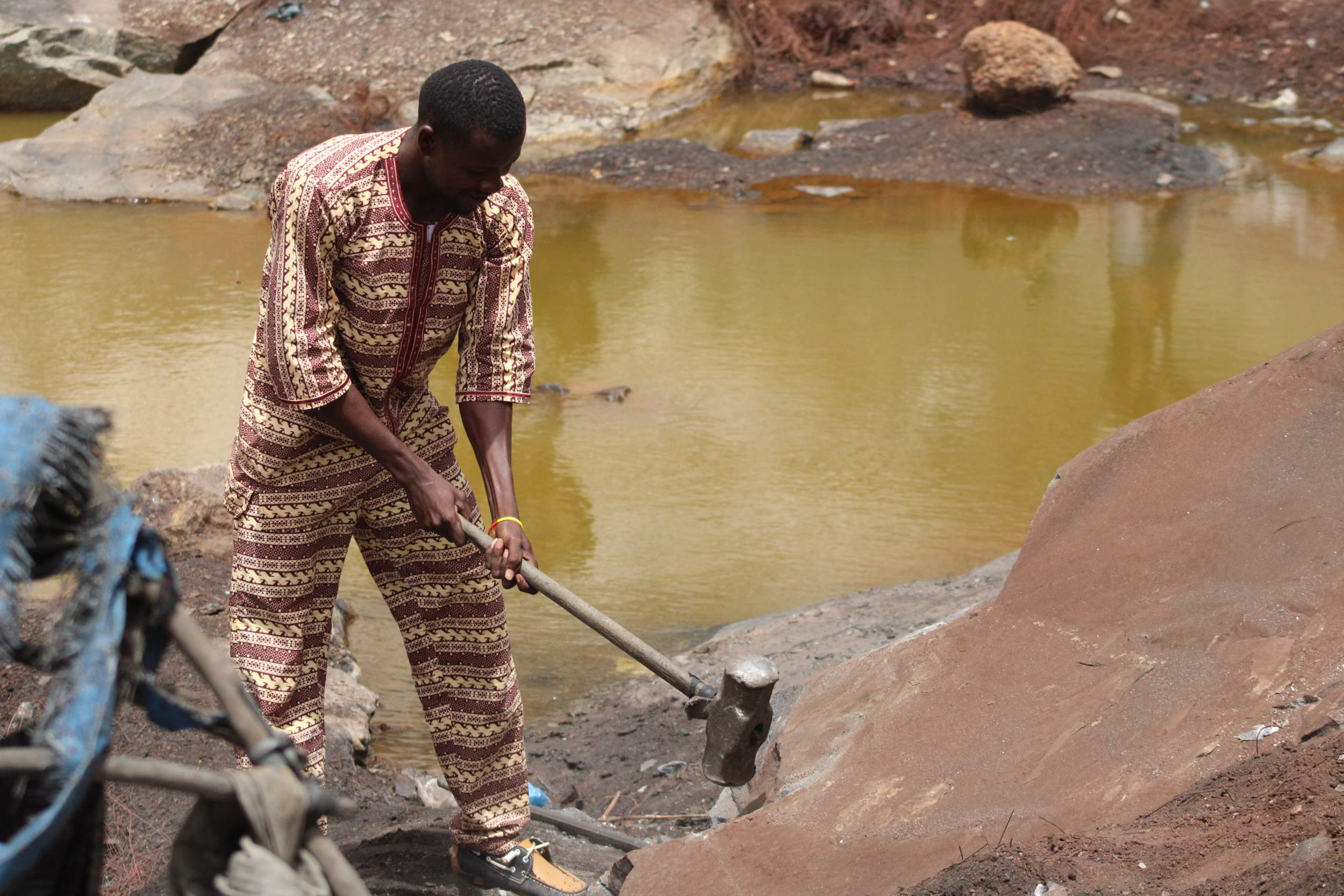 Burkina On Line - Comment enlever cette petite pierre dans