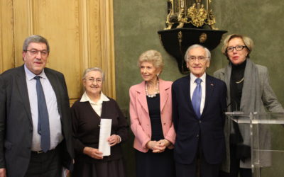 France : sœur Dolorès reçoit le prix Raoul Follereau à l’Académie française