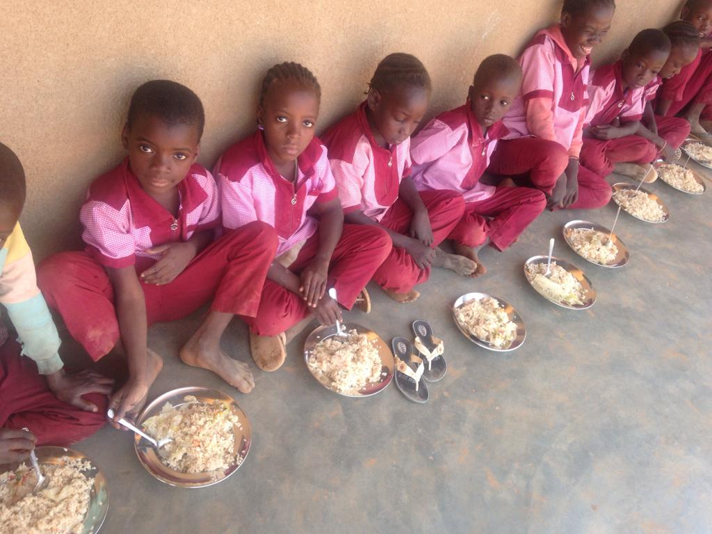 les enfants déplacés à Kaya ont reçu des équipements pour la classe de maternelle_mars2020 (15)